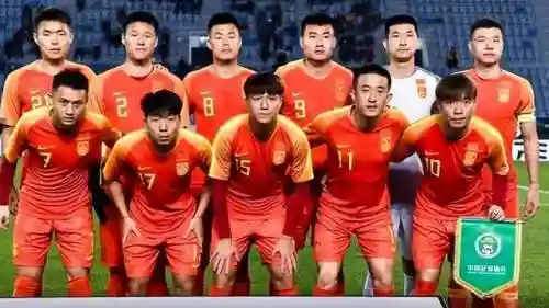 大巴首发阵容(2024豪华双层大巴模拟下载)插图2