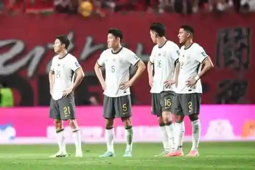 大巴首发阵容(2024豪华双层大巴模拟下载)插图9