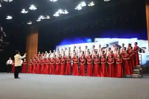 合唱阵容大