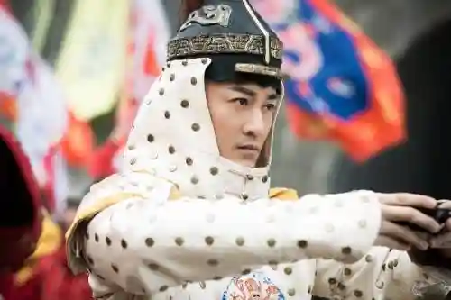皇太极搭配什么阵容最强，皇太极攻略